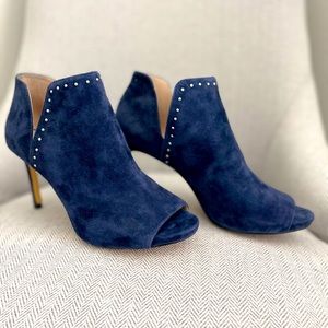 Women’s White House Black Market navy blue Stud-Trim Suede Booties size …
